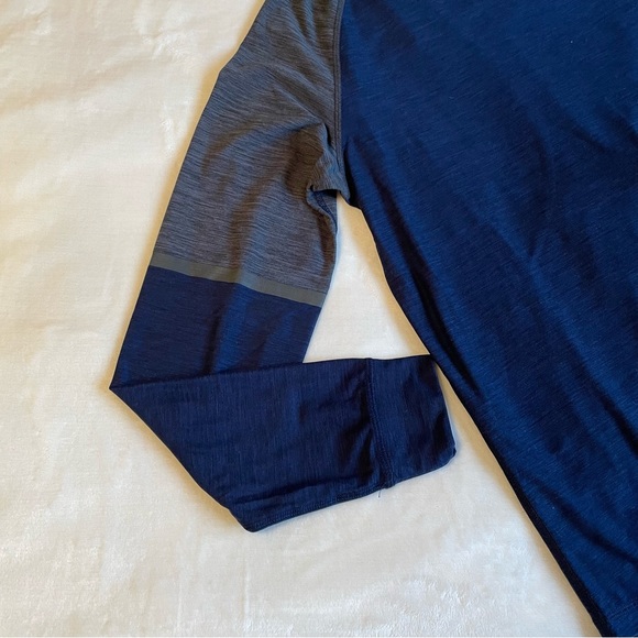 American Eagle Active Flex Blue and Grey Long Sleeve Shirt - Picture 3 of 6